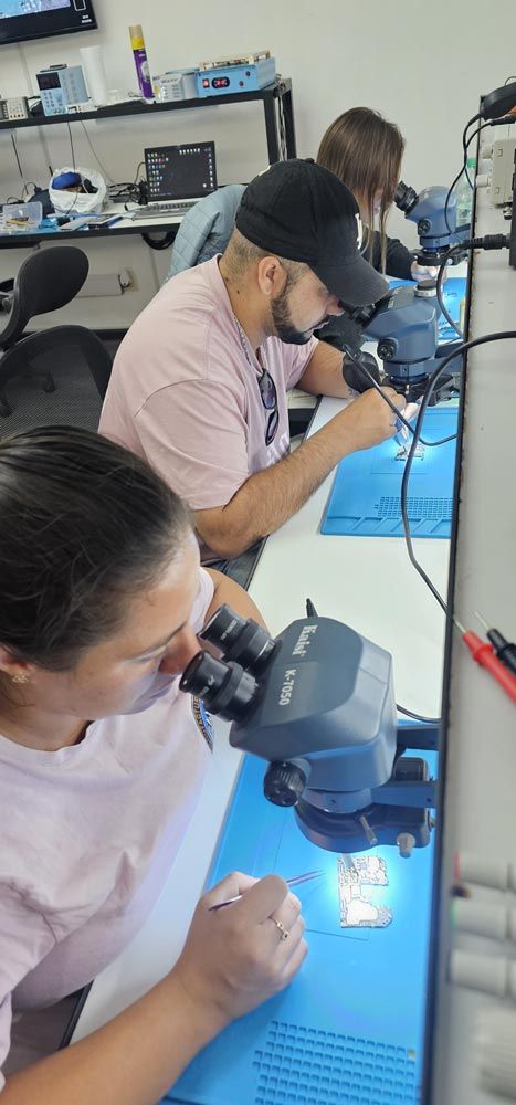 Taller Intensivo de Microsoldadura Universal Aplicada a la Reparación Electrónica